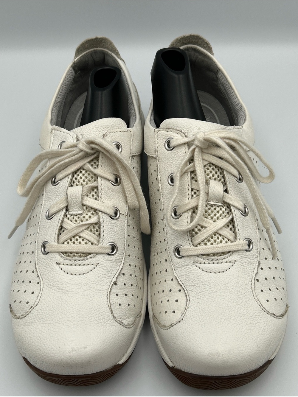 DANSKO Casual Sneakers Size 8.5-9 White Leather Perforated Walking Comfort  Shoe